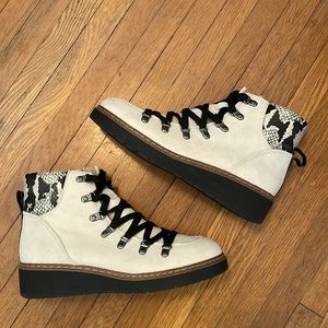 Dr. Scholls road trip lace up booties